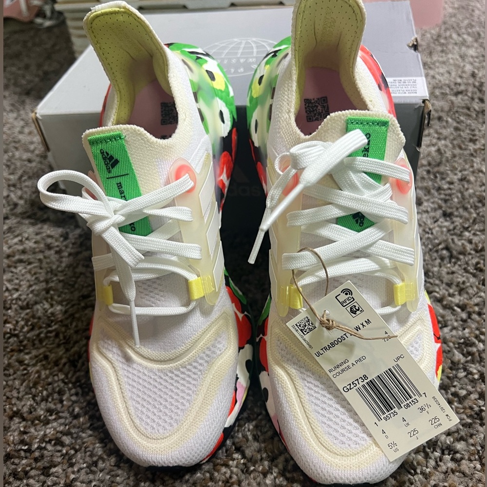 NWT Adidas ultra boost size 5.5